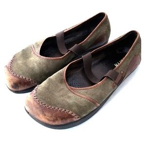Earth Shoes, Green and Brown, Women's 11